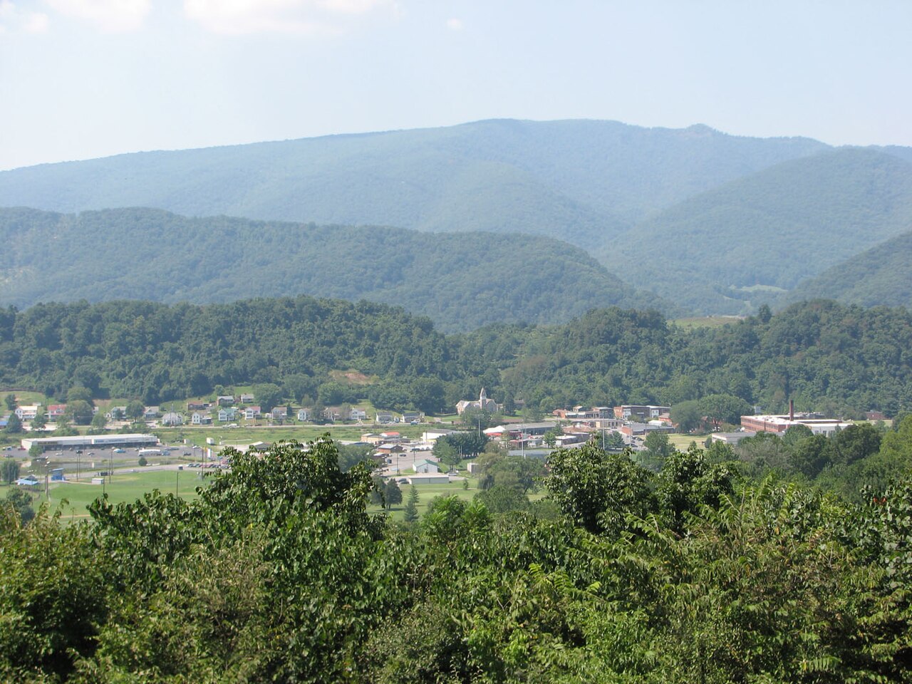 Haus and Hues in Saltville