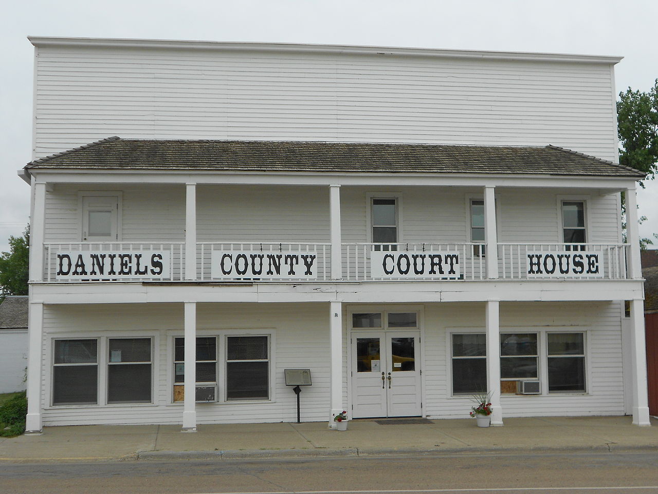 Haus and Hues in Scobey