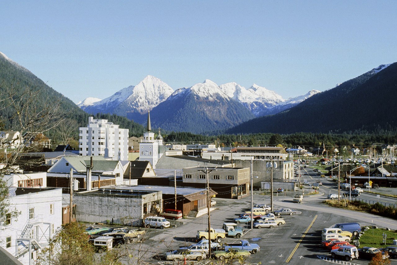 Haus and Hues in Sitka