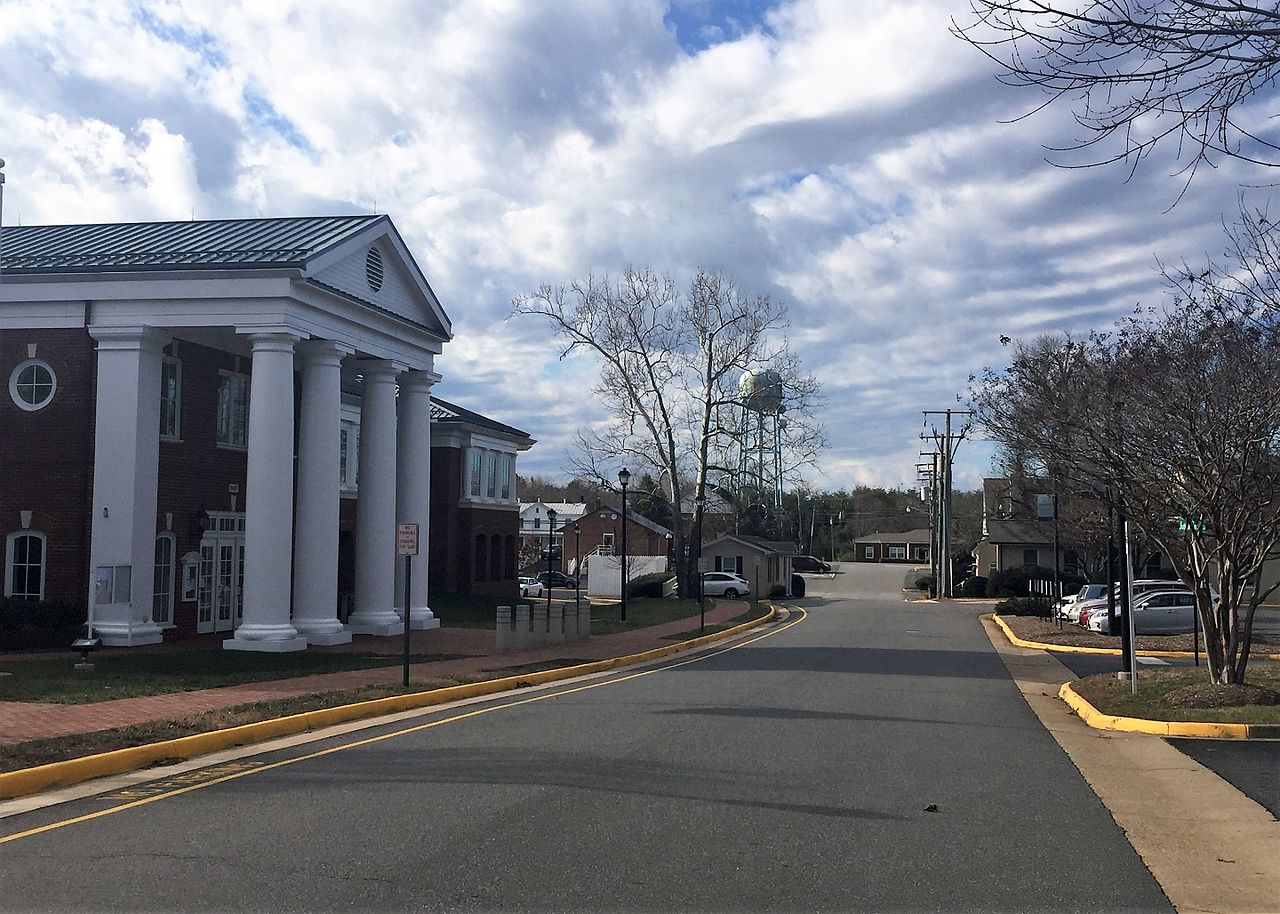 Haus and Hues in Spotsylvania Courthouse