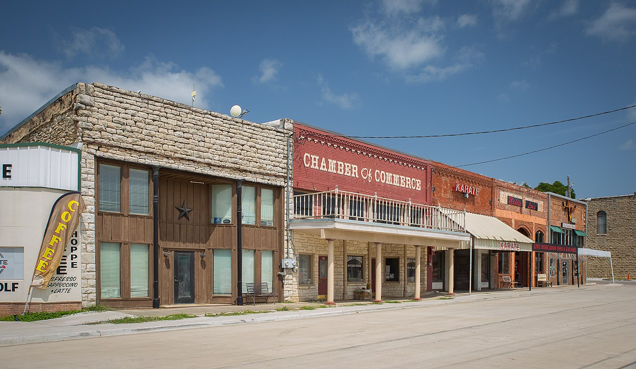 Haus and Hues in Springtown