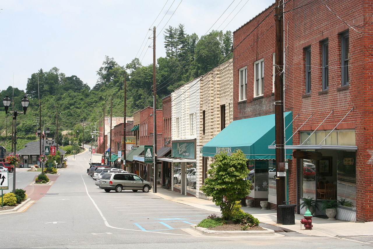 Haus and Hues in Spruce Pine