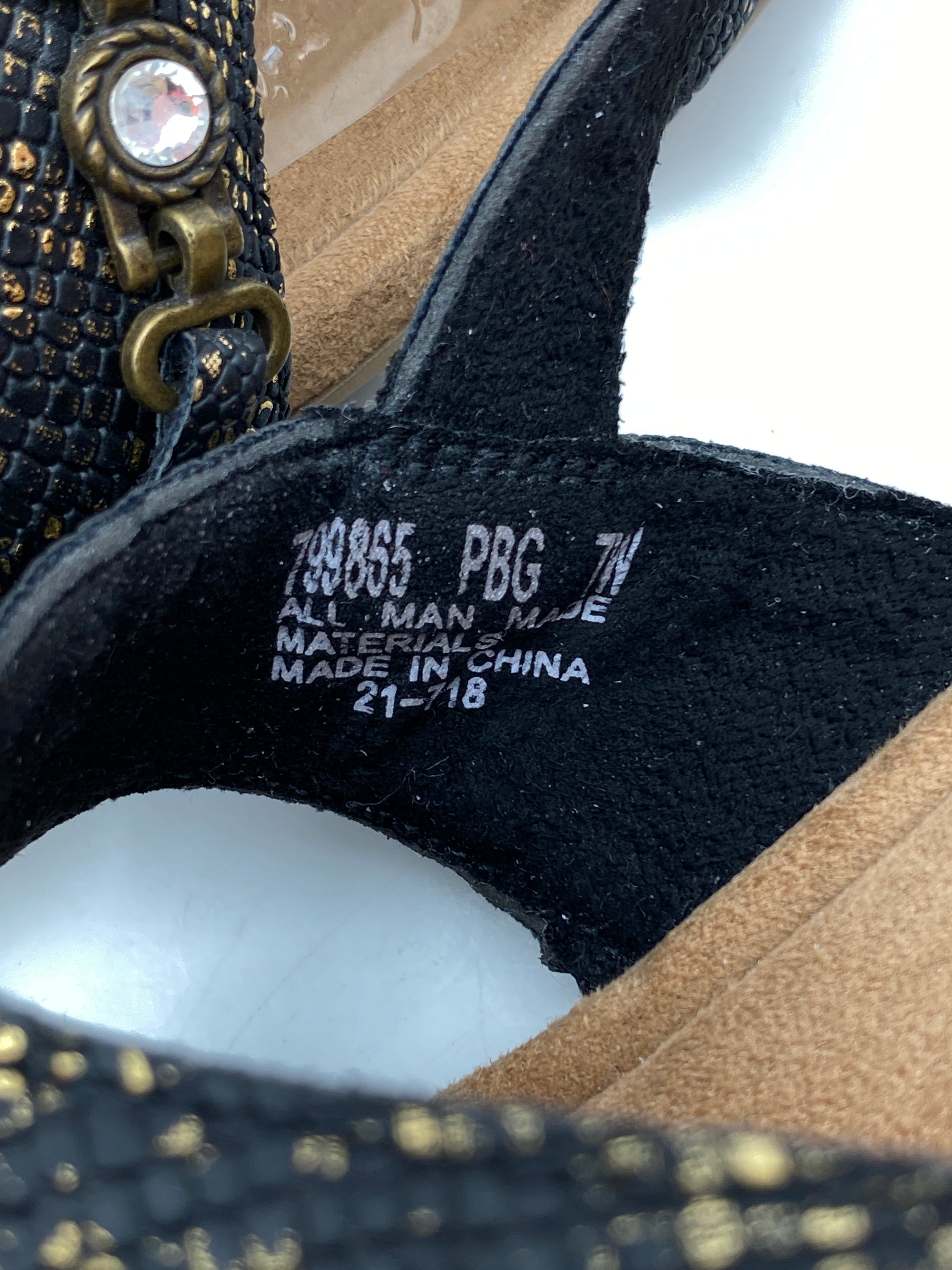 Klacht Slip schoenen ontwerp Minnetonka Size 7W Black w/Gold Selene Embellished Slingback Sandals – The  Sequel Shop