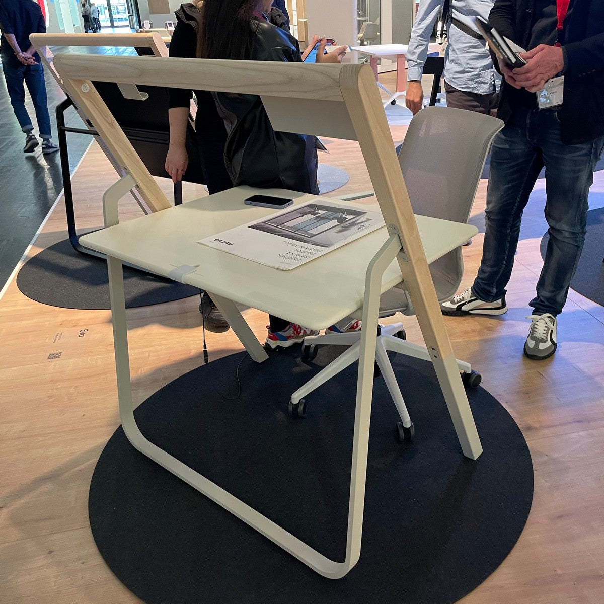 Attractive homeworker desk that folds up like an ironing board