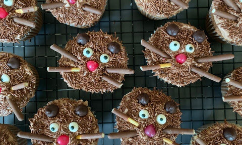 Black cat cupcakes for Halloween food