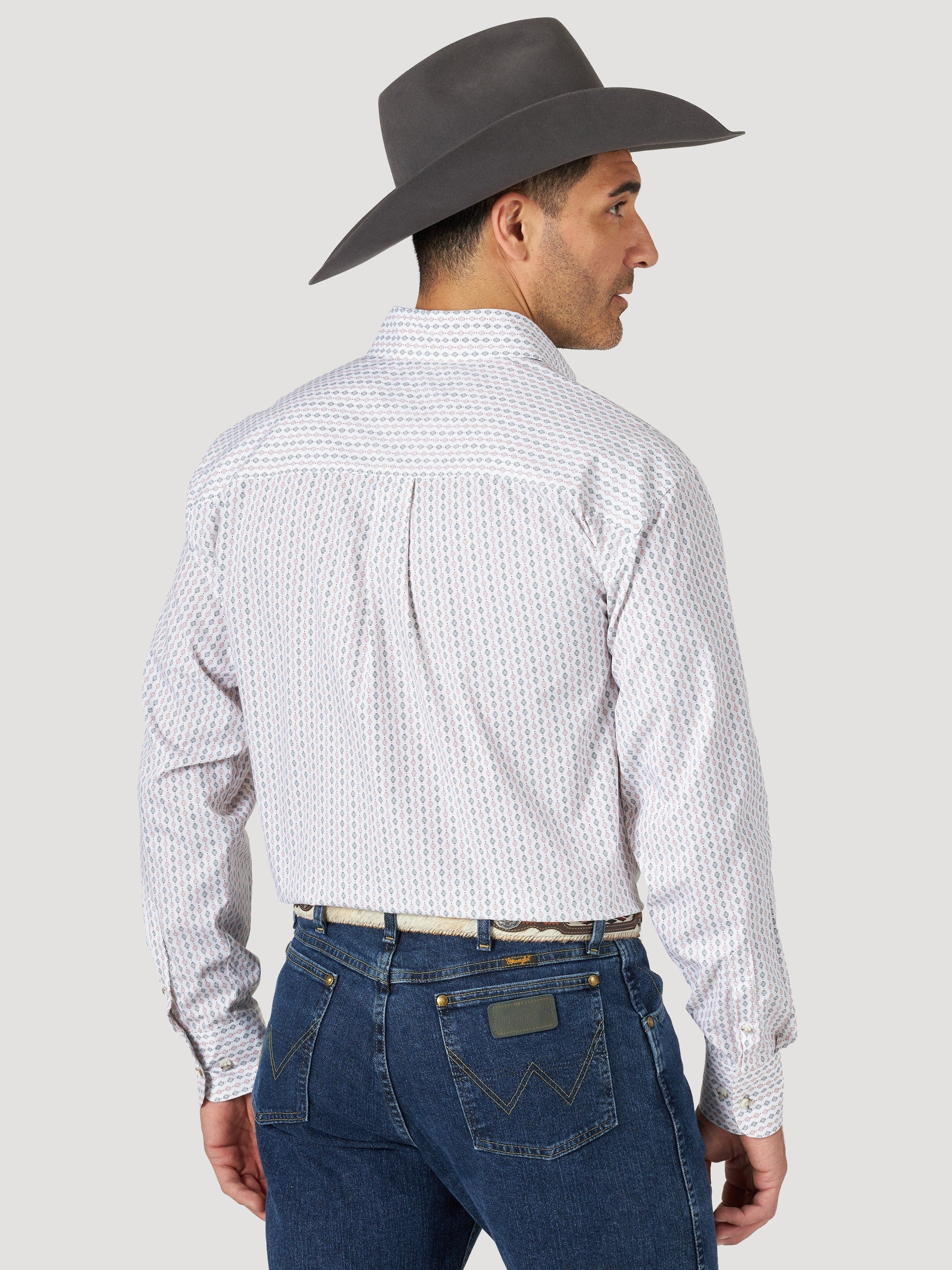 Wrangler Men's George Strait White One Pocket Long Sleeve Button Down -  Russell's Western Wear, Inc.