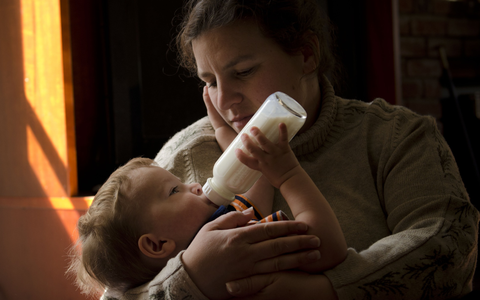 Tips for bottle-feeding your baby