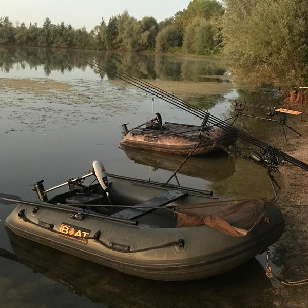 Schlauchboot angeln Karpfenangeln fischen Boot