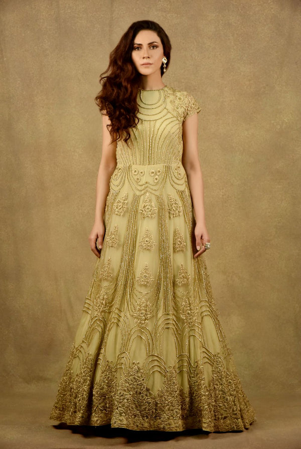 Maroon Gown With Golden Dabka – Shivali Arora