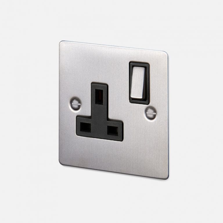 Buster and Punch - 1G UK PLUG SOCKET