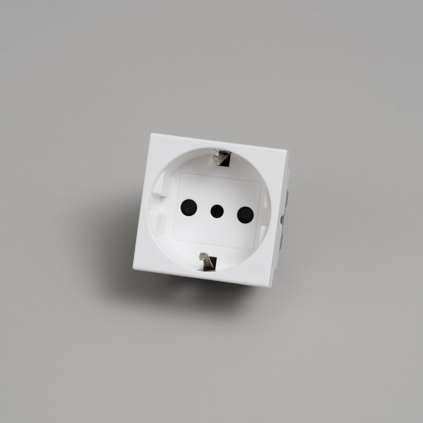 Buster and Punch - ITALIAN MULTI SOCKET MODULE / TYPE F + L / 45MM