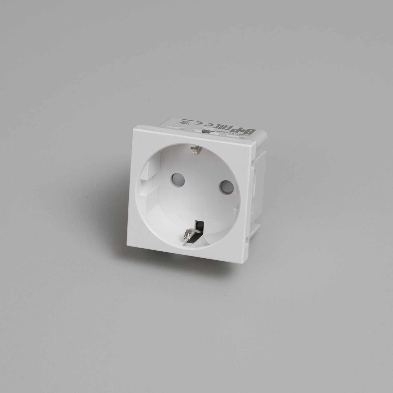 Buster and Punch - SCHUKO SOCKET MODULE / TYPE F / 45MM