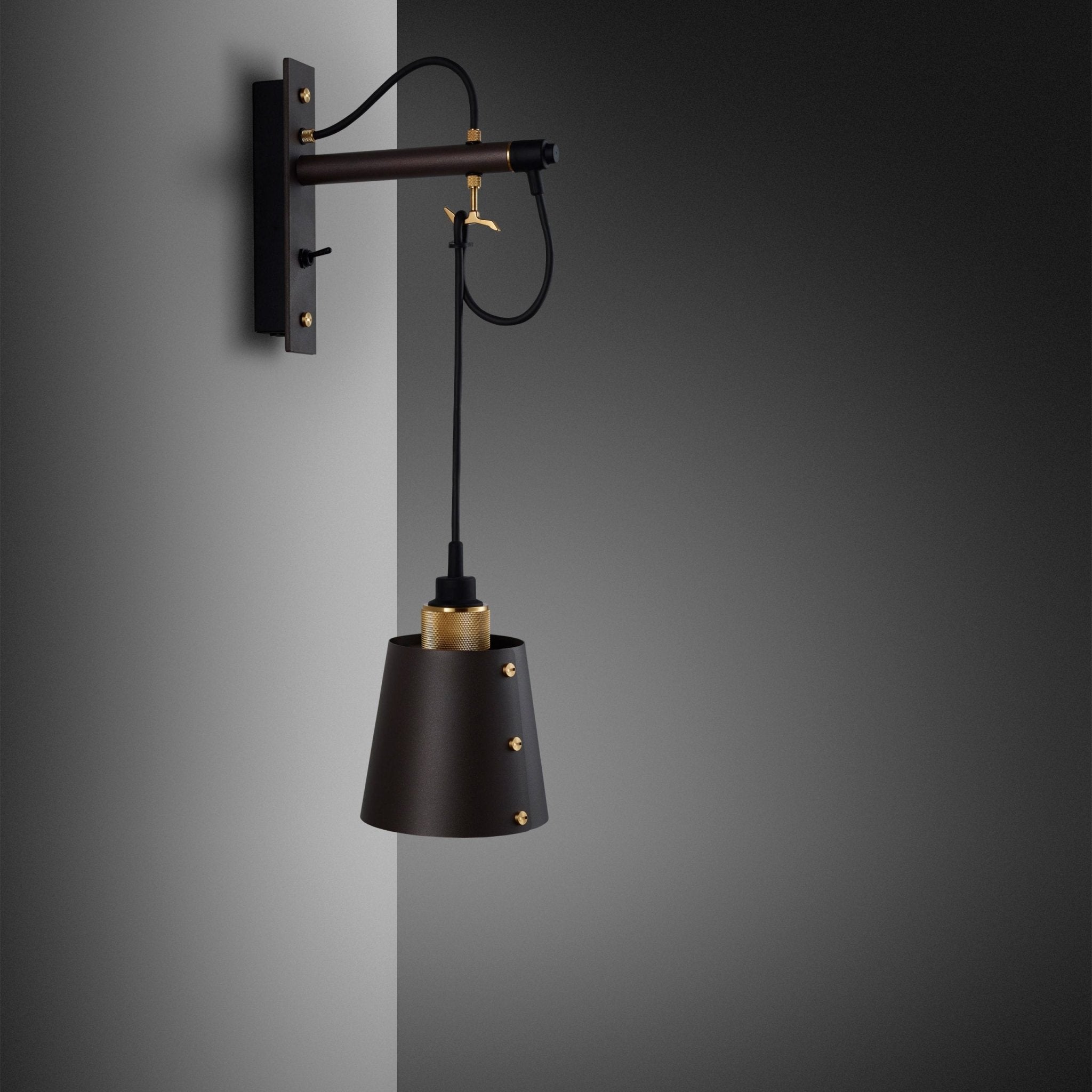 Buster and Punch - Hooked / Klein Grafiet Base Wandlamp