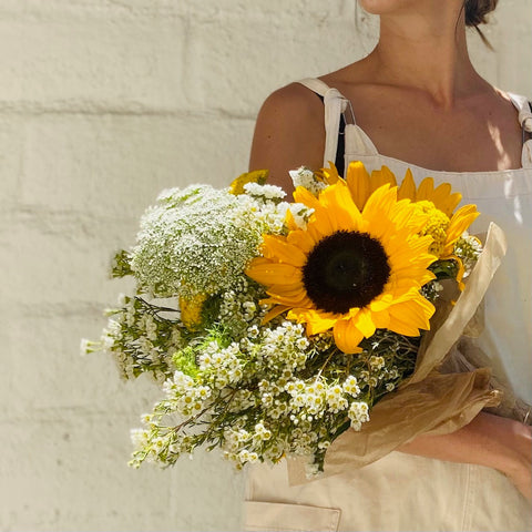 cabane-seasonal-flowers-summer-bouquet-sunflowers