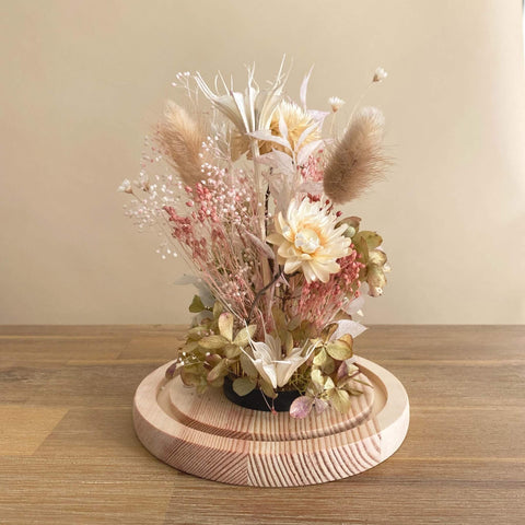 Cabane sustainable flowers and home decor - dried flower dome