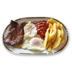 bistec de ciervo, huevos, patatas y pisto los tomillares