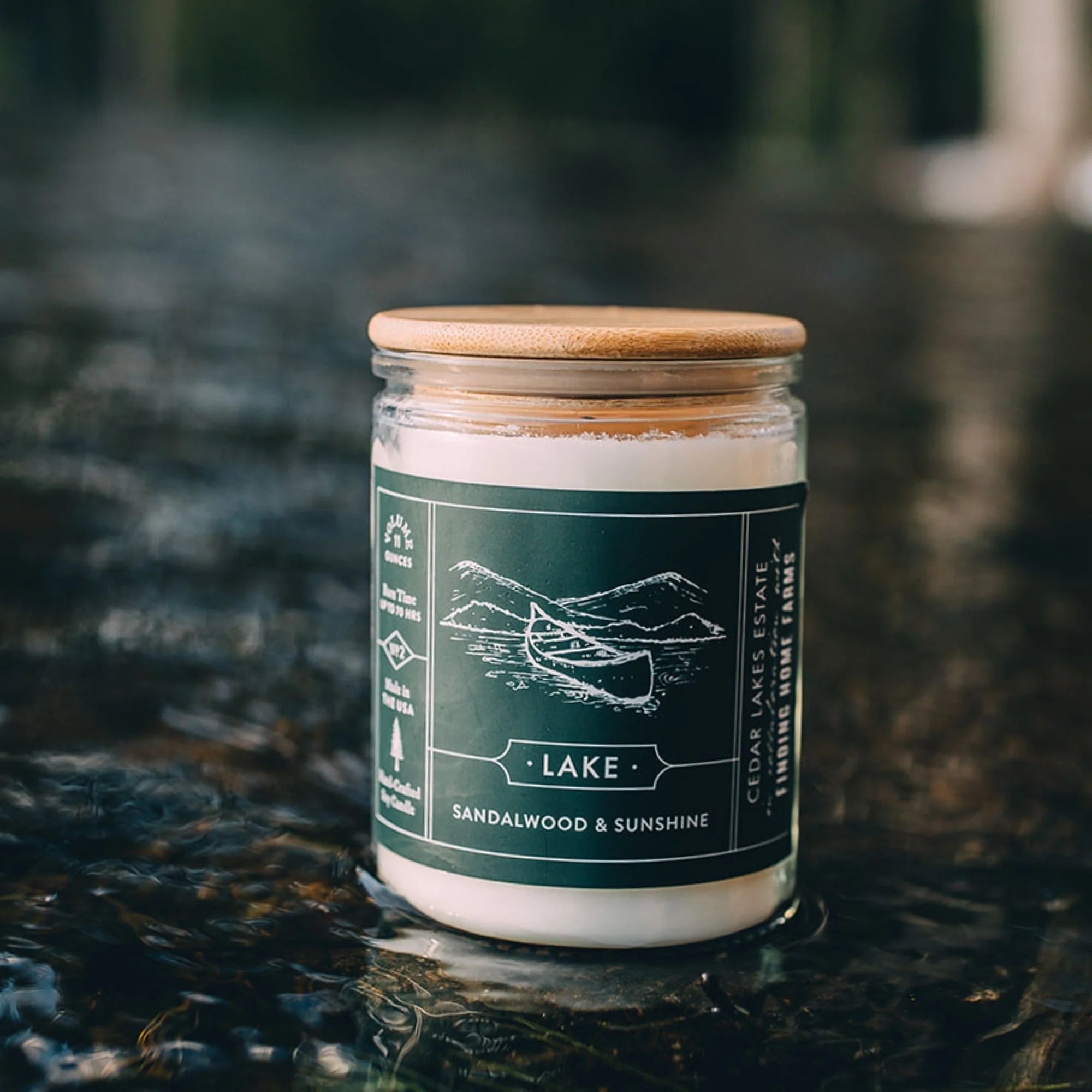 LAKE - WOOD TOP SOY CANDLE