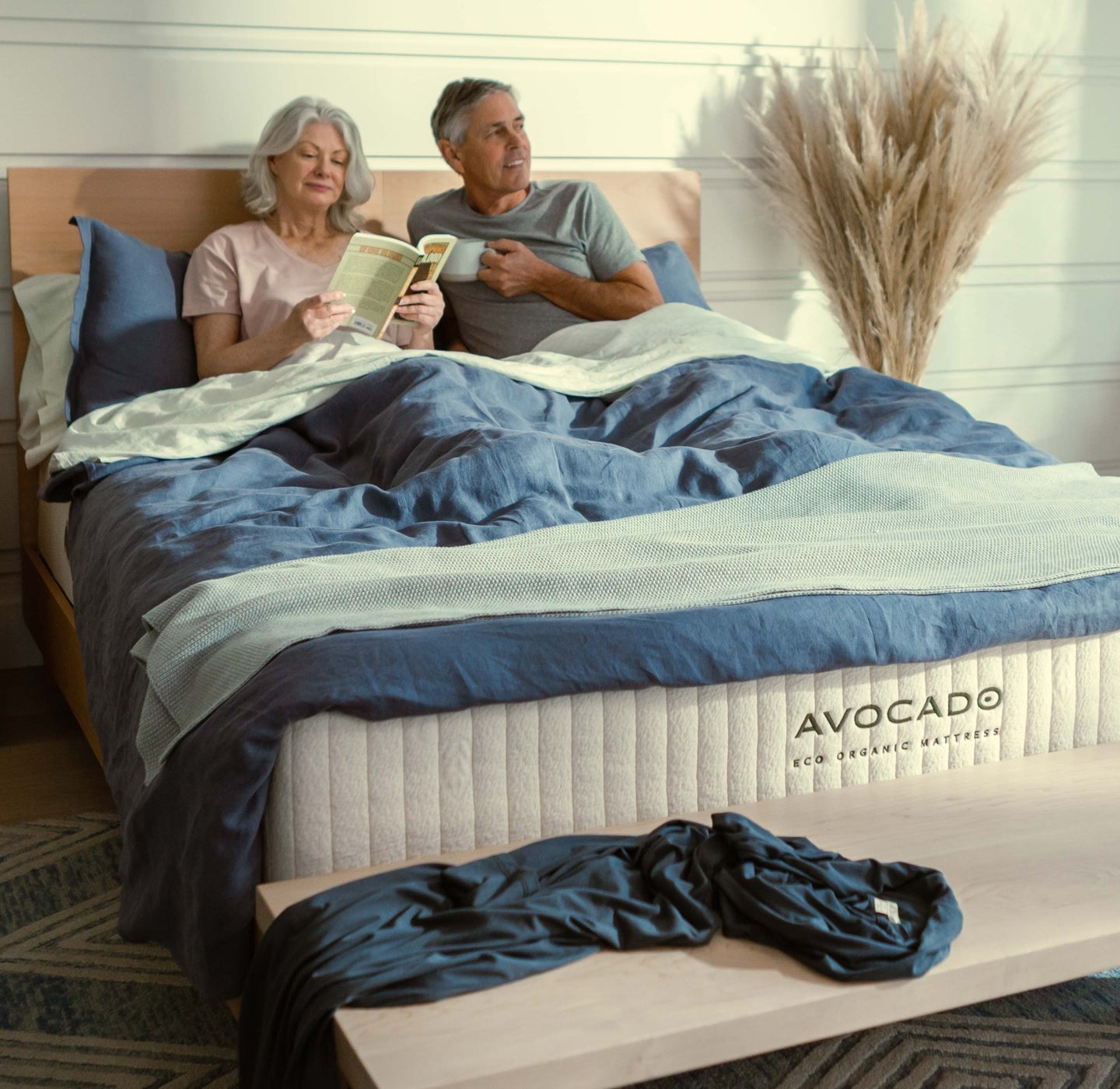 https://cdn.shopify.com/s/files/1/0444/9488/0918/t/2/assets/424c47fd6c94--Eco-Organic-Mattress-Award-Winning-Comfort-2-1440w-5ad945.jpg?v=1642695080