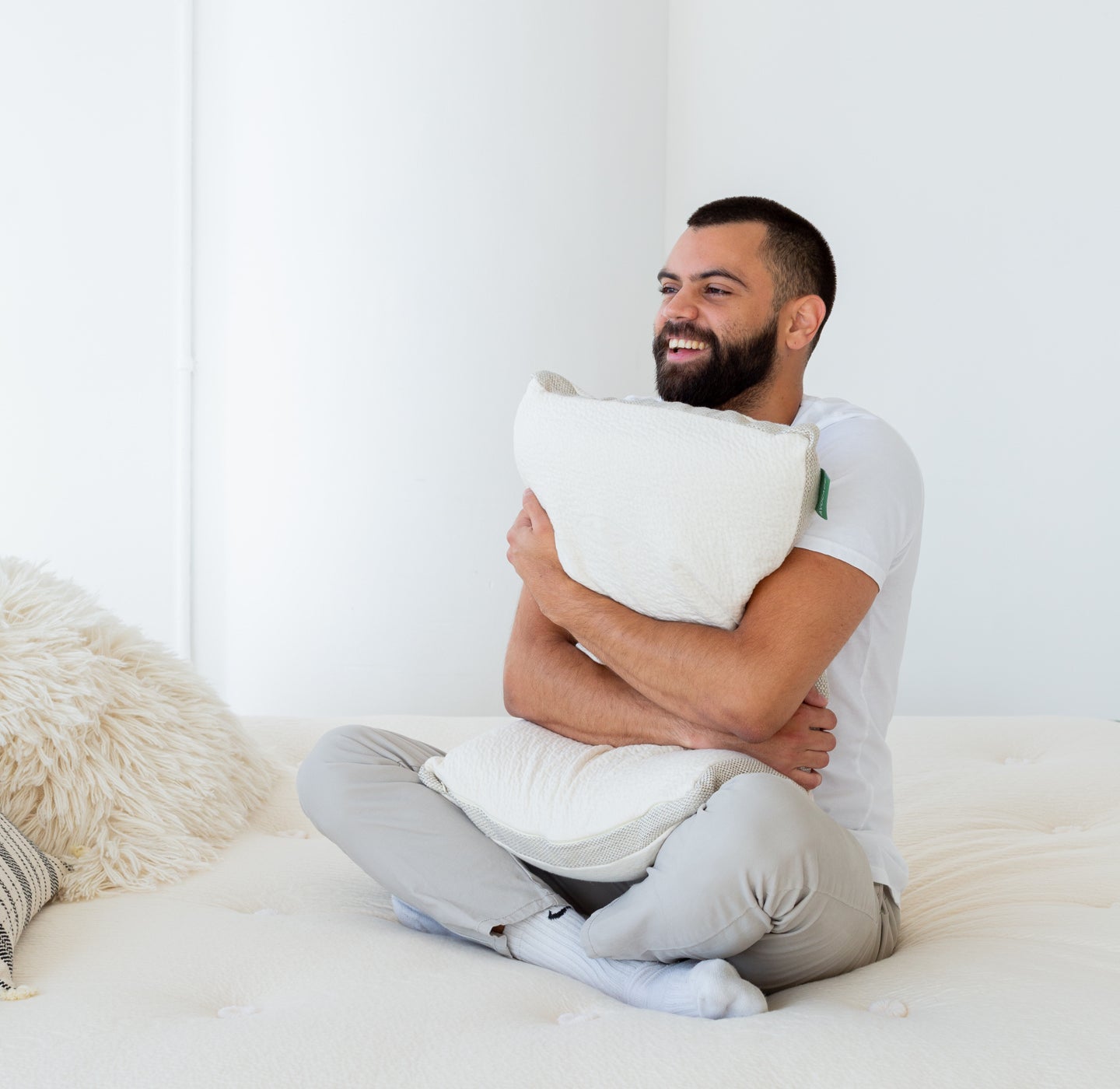 Temperature-Regulating Airplane Pillows : airplane pillow