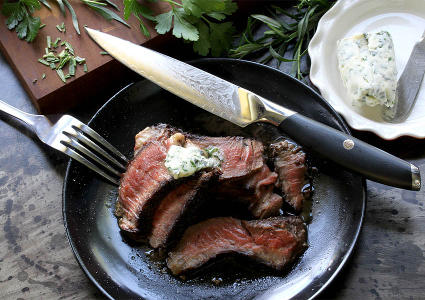 https://cdn.shopify.com/s/files/1/0445/1365/6985/files/fnsharp-recipe-herb-butter-petite-sirloin-steak-850x600.jpg?v=1664213356