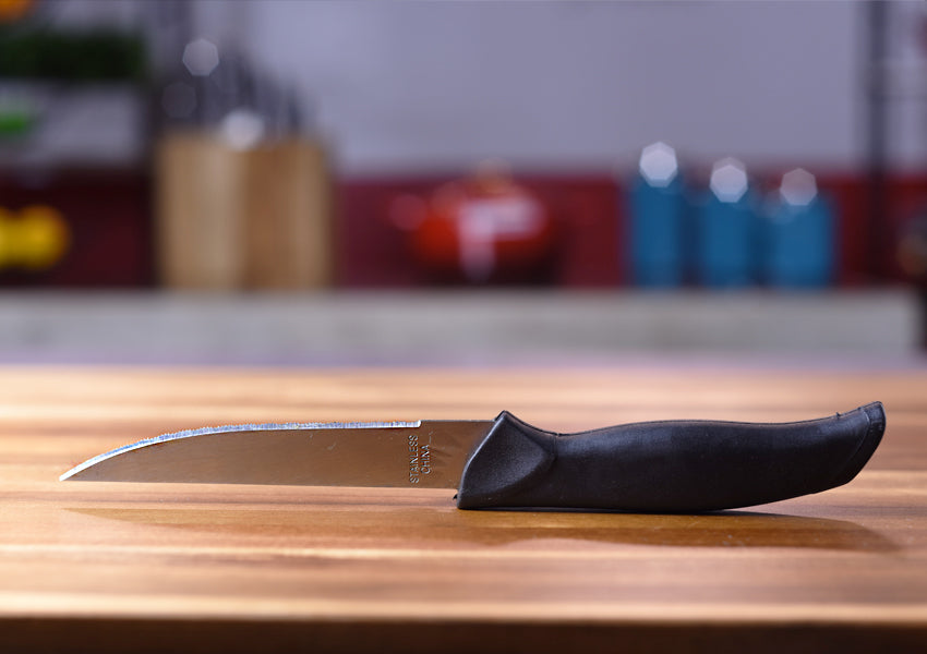 Best Steak Knives: Serrated vs. Non Serrated