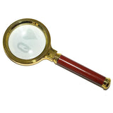Magnifying Glass with card prediction on glass