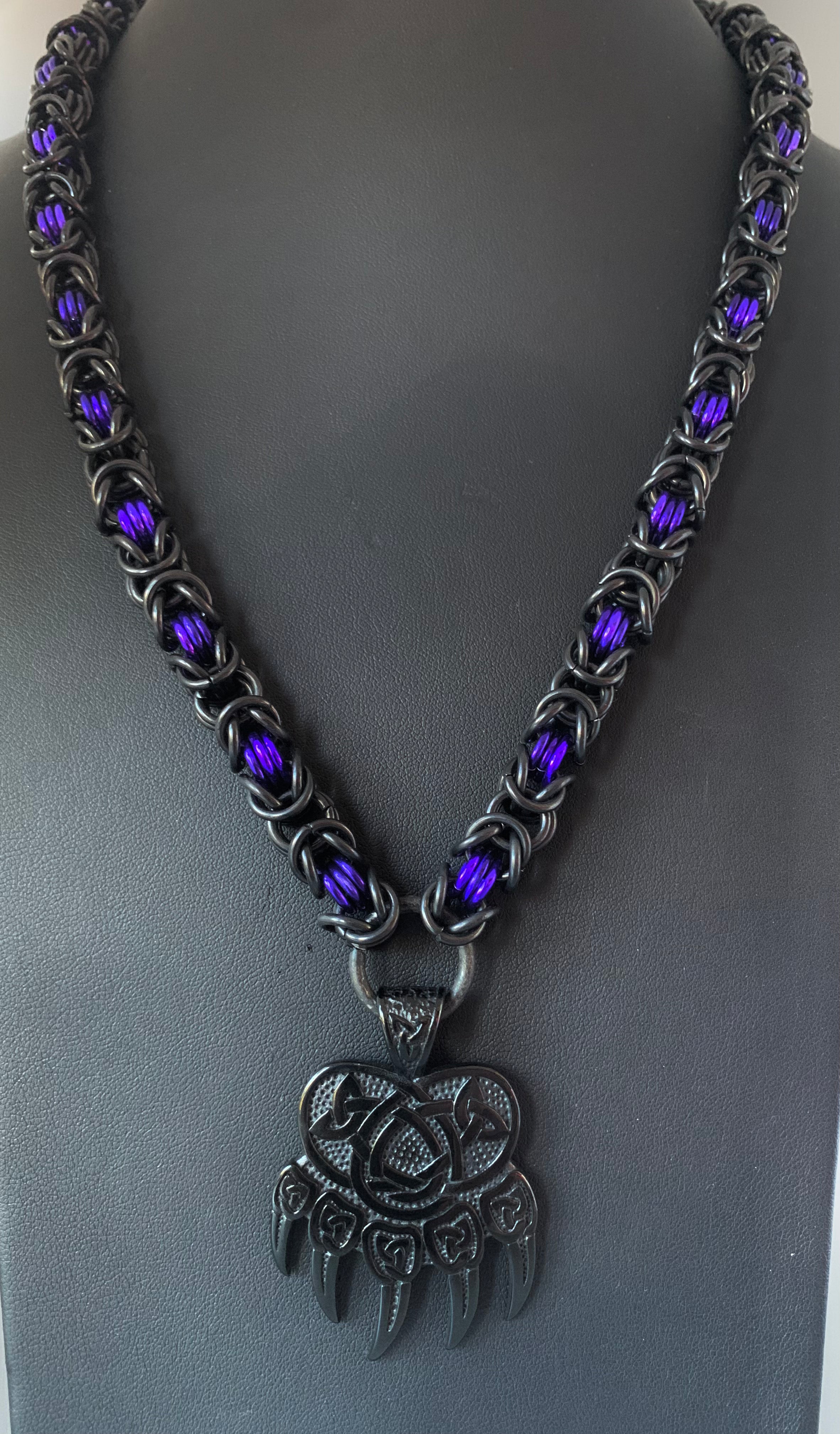 Bear claw chainmail necklace