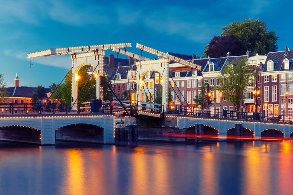 skinny bridge in amsterdam