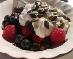 Yoghurt with fresh fruit