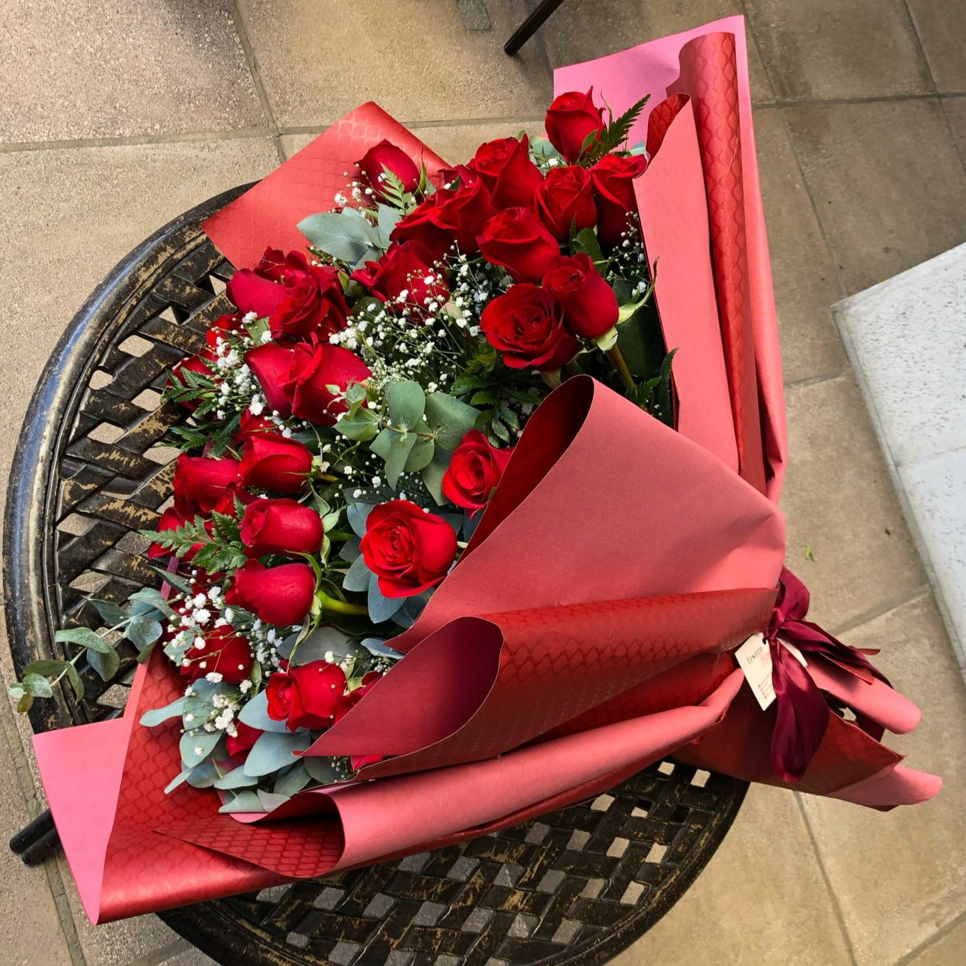 Ramo Grande de 50 Rosas Rojas – Tesoro Floral