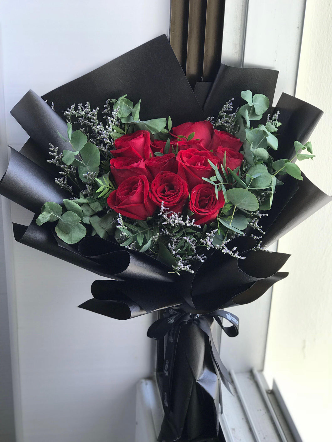 Ramo Elegante de Rosas Rojas – Tesoro Floral