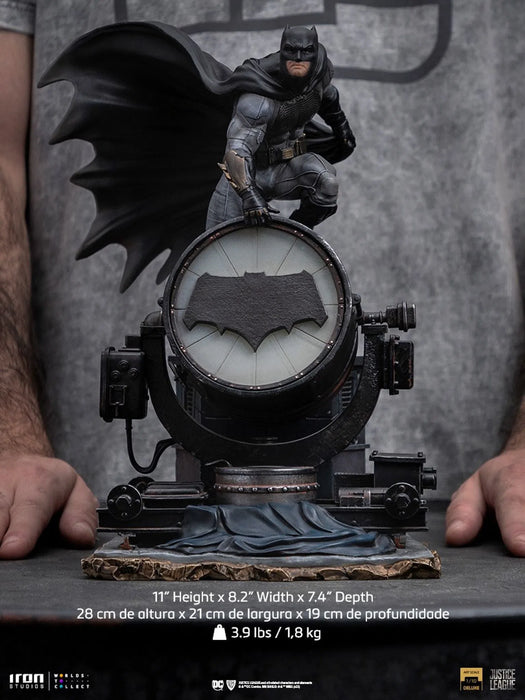 Iron Studios Justice League - Batman on Bat-Signal 1/10 Scale Statue — DX  Collectables