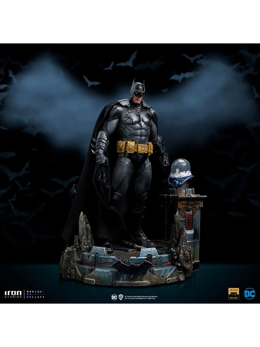 Iron Studios DC Comics - Batman Unleashed Deluxe 1/10 Scale Statue — DX  Collectables