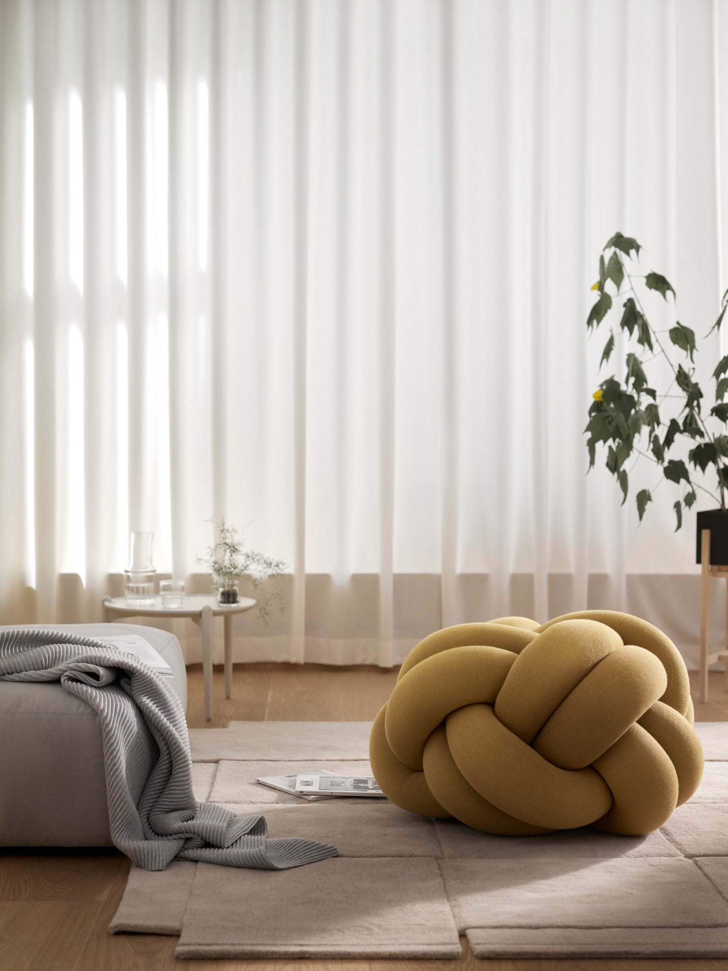 Design House Stockholm Knot istuintyyny XL, eri värejä – Finnodeko