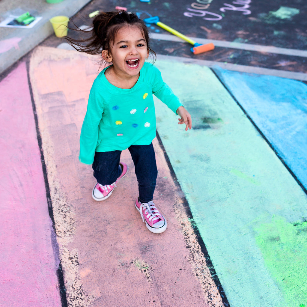 Creative sidewalk chalk mural - Yoobi