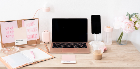 how to organize your office desk - laptop and desk accessories