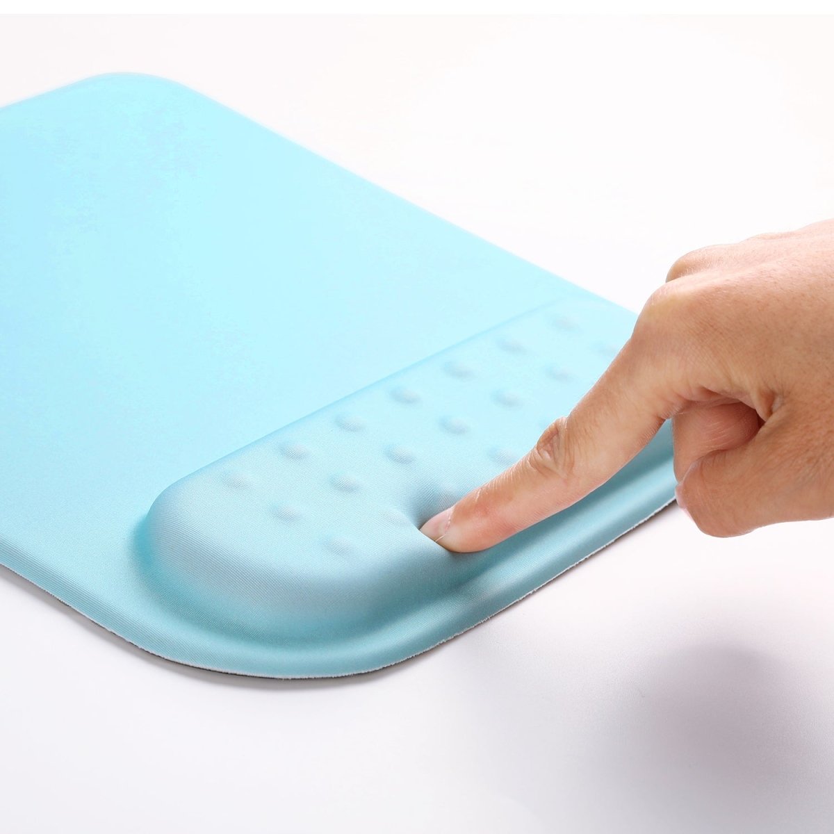 Cloud-Like Comfort Mouse Pad with Wrist Support-image-3