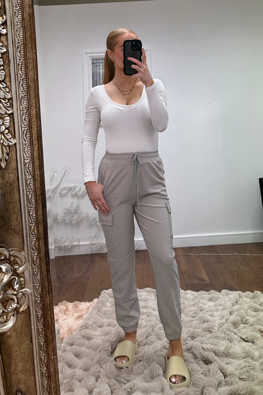 10 Baddie flare pants outfit - Girl Outfits