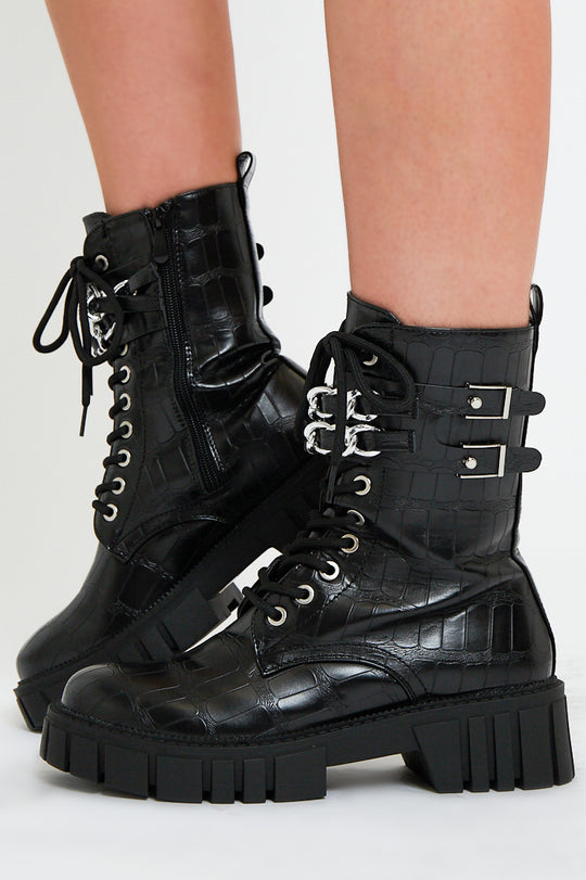 Sally Contrast Combat Boots – RubyClaire Boutique