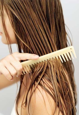 hair oiling and comb