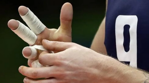 Il taping dei professionisti del volley: come si incerottano le dita i grandi della pallavolo