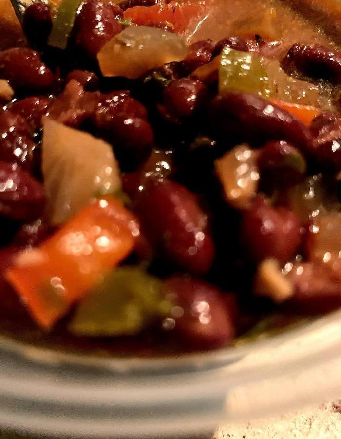 Black Bean Soup & Brown Rice 🍛 (Vegetarian Friendly) w/side salad
