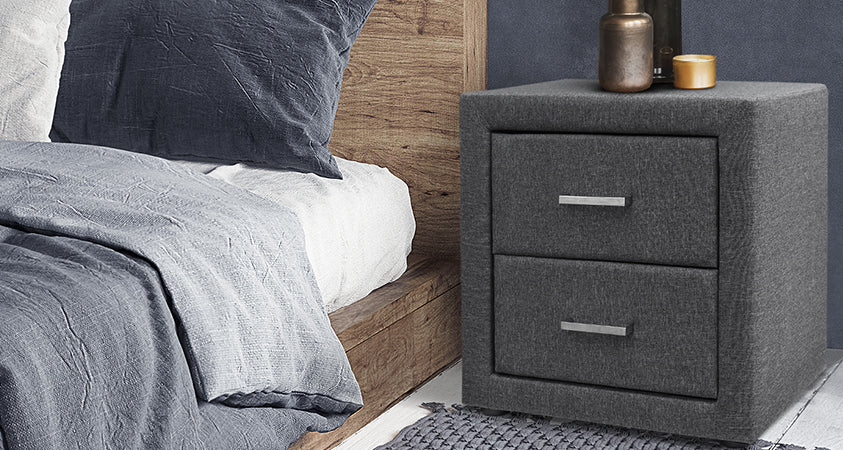 For a cosy and elegant look, our Artiss Moda bedside table paired with a well-composed bed keeps things simple with its faux linen fabric upholstery. 