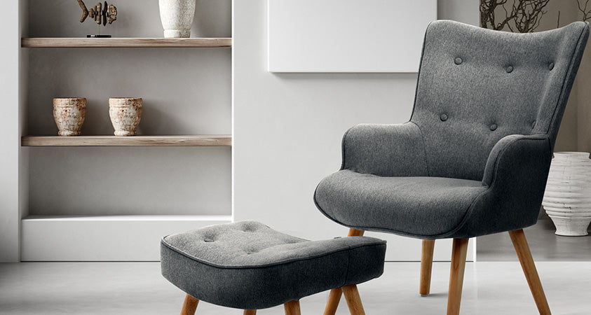 Our Artiss Lansar armchair and ottoman set in grey help create visual interest in this all-white room. This gorgeous grey and white colour scheme bring back the visions of a bright winter day. 