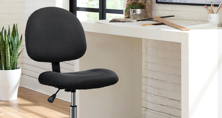 Sleek, stylish, and comfortable, our Artiss drafting stool office chair is designed for lab workers and engineers, enabling them to perch and lean forward conveniently and without difficulty. 