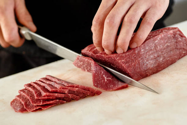 art de la decoupe de la viande au japon boeuf wagyu couteau kaitsuko couteau japonais couteau de chef acier damas