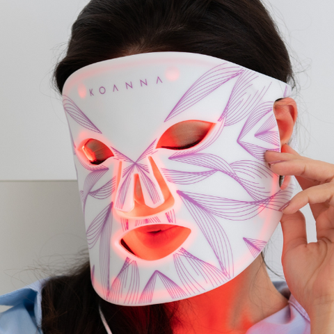 woman wearing Koanna LED Mask