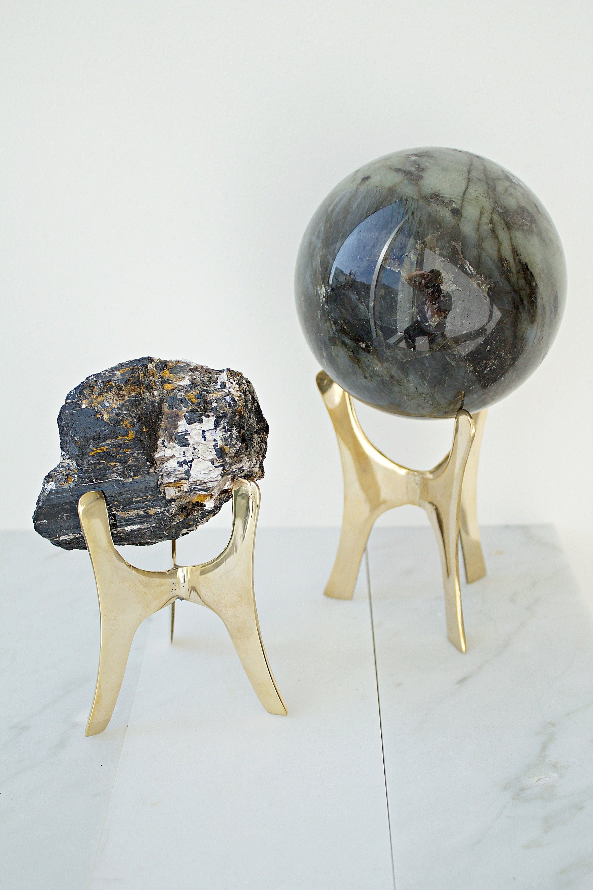 Brass Crystal Tripod Stand – Minimal Gold Display for Crystals & Spheres