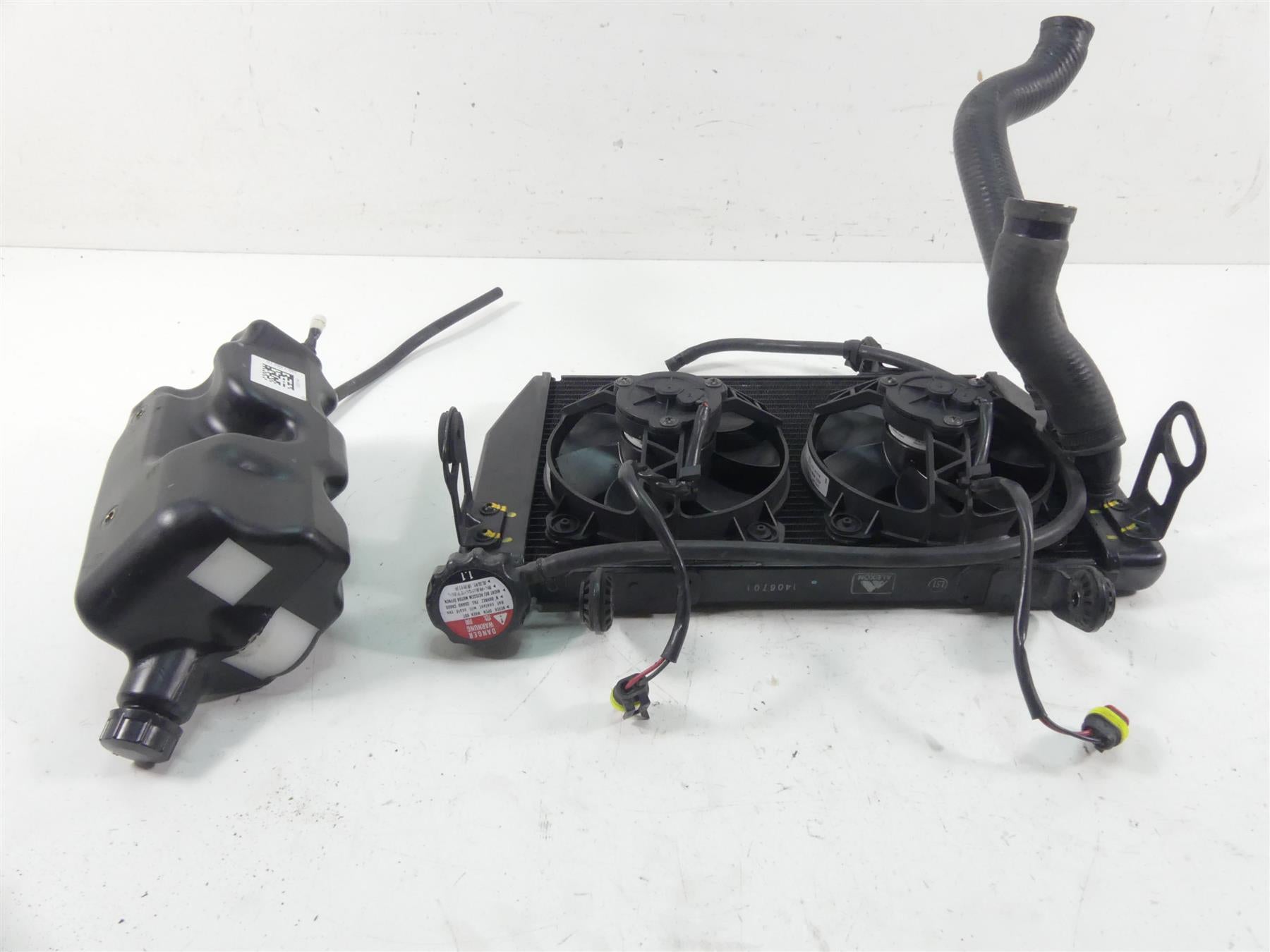 2018 Ducati Hypermotard 939 SP Radiator Fans Reservoir Hoses Set 54840981D