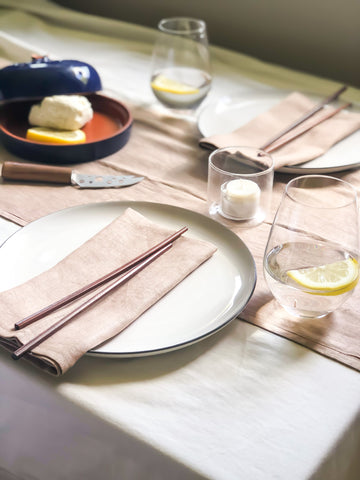 Linen placemats and table runner in Cappucino colour 